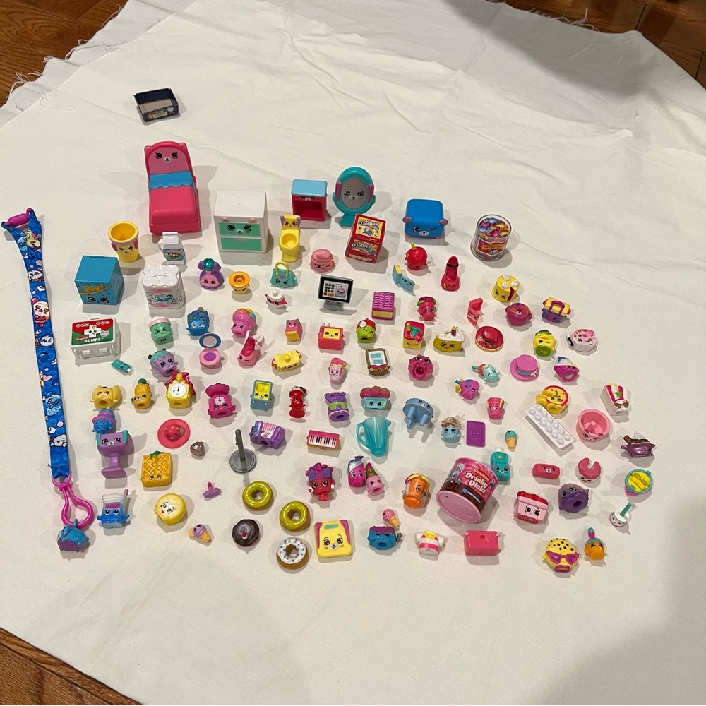 Shopkins Lot of 100+ Pieces